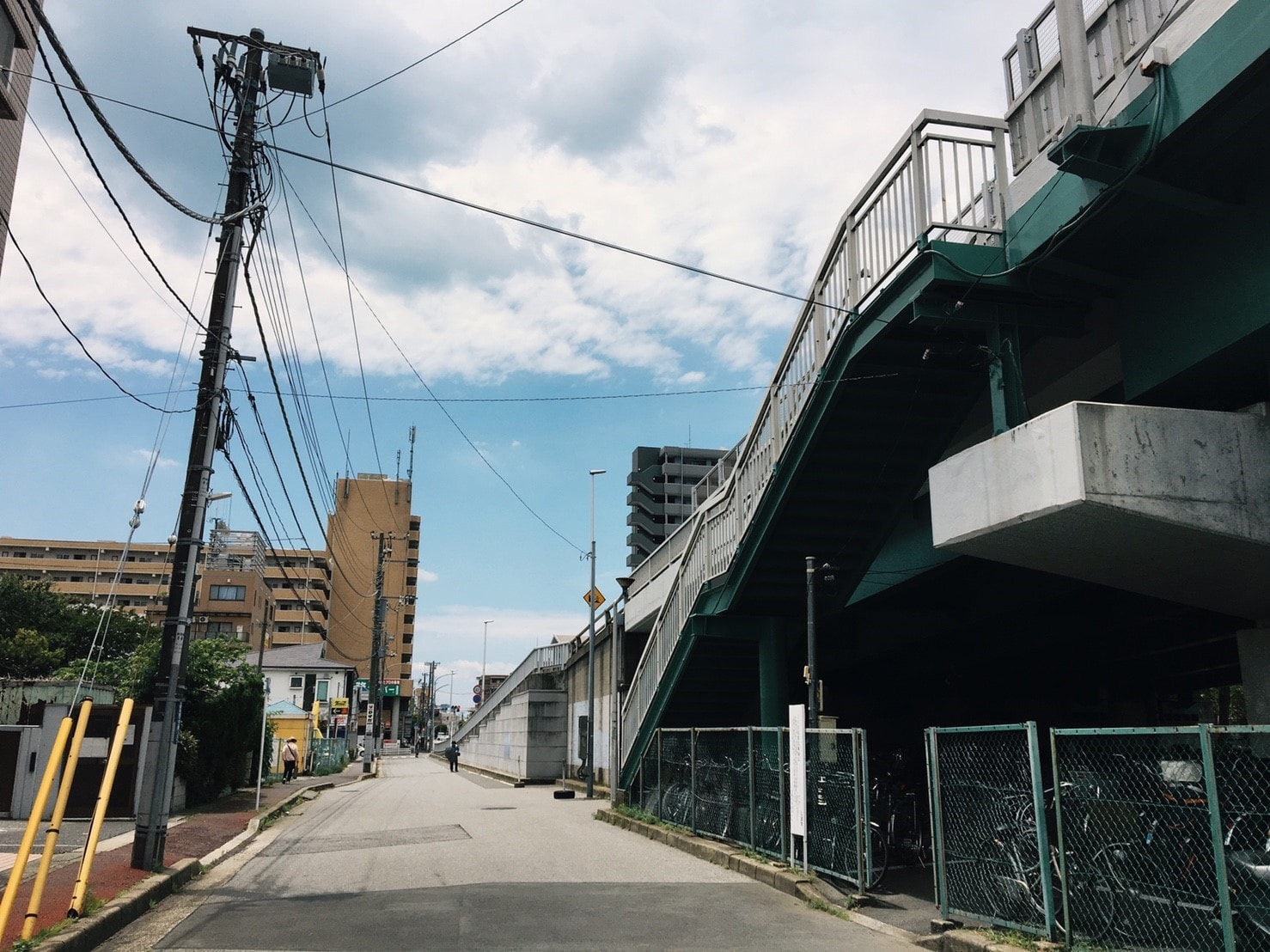 幕張本郷駅の陸橋