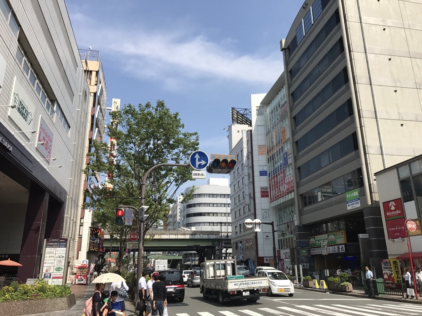 江坂駅前の景色