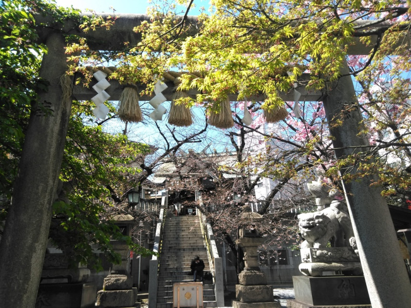 鶯谷駅周辺の神社