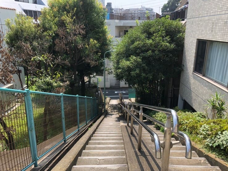 高輪台の急な階段