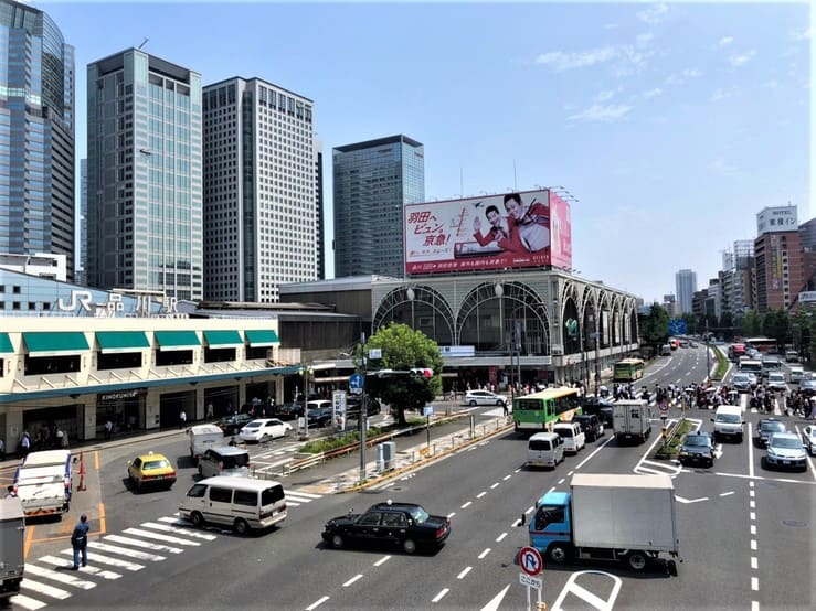 品川駅と第一京浜