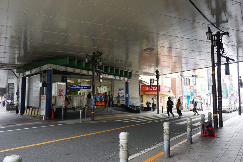 梅島駅前高架下