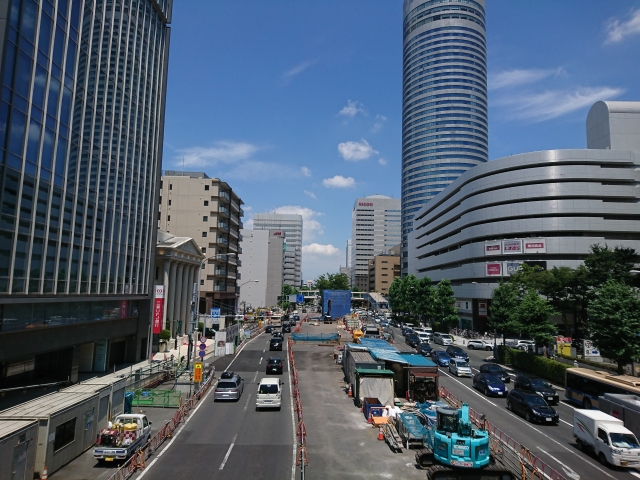 新横浜駅周辺の街並み