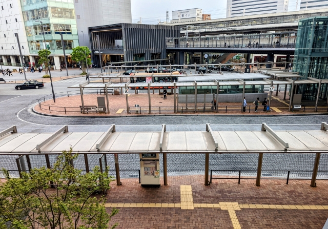 姫路駅前のバスロータリー