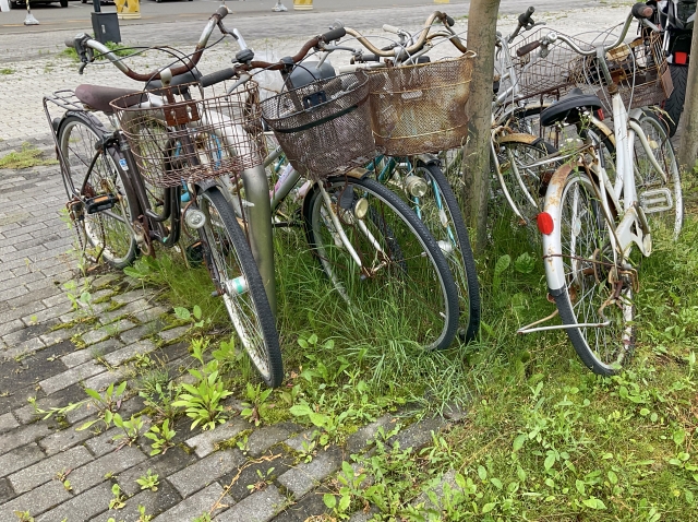 大阪の放置自転車の写真