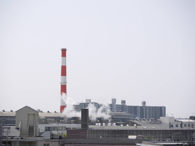 尼崎市の工業地帯の写真