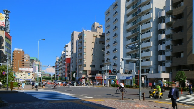 曙橋駅前の様子