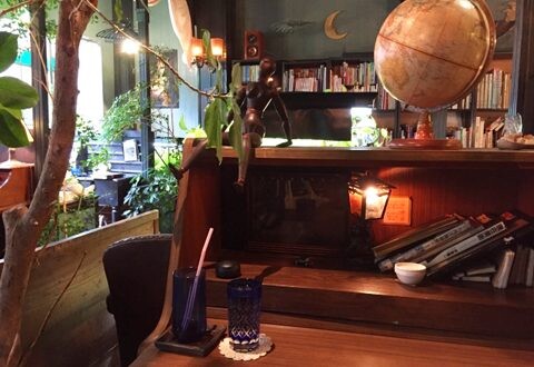 アットグループ三軒茶屋店の店内風景