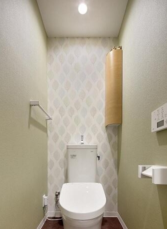 長谷工リフォーム 床材や壁紙を工夫したトイレの施工事例写真