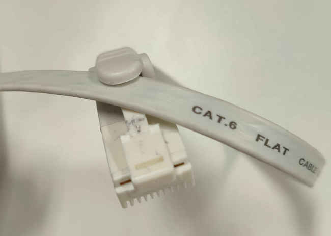 CAT6のLANケーブル