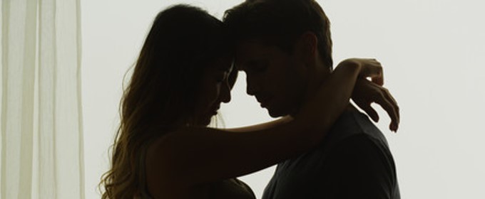 熟女にキス